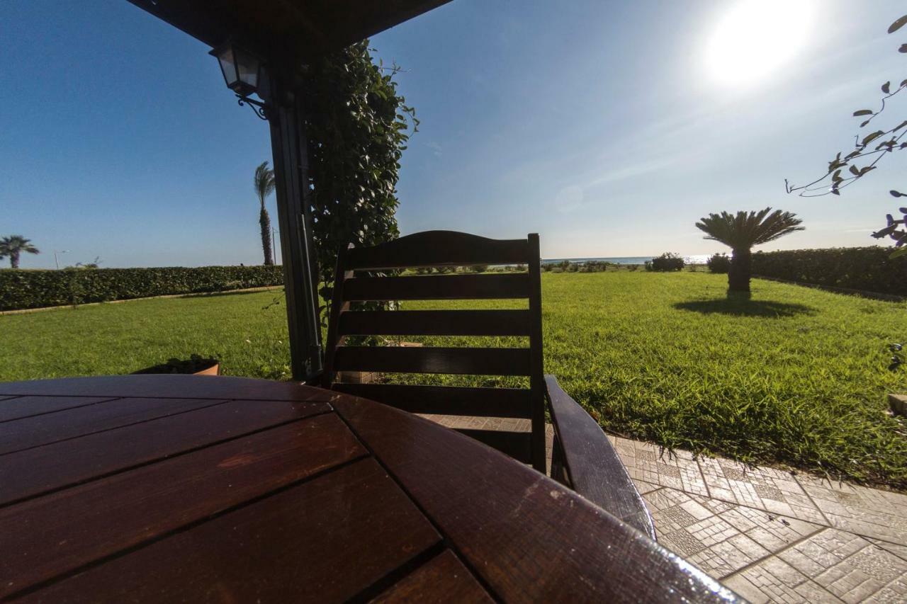 Blue Bay Beach House Larnaca Ngoại thất bức ảnh