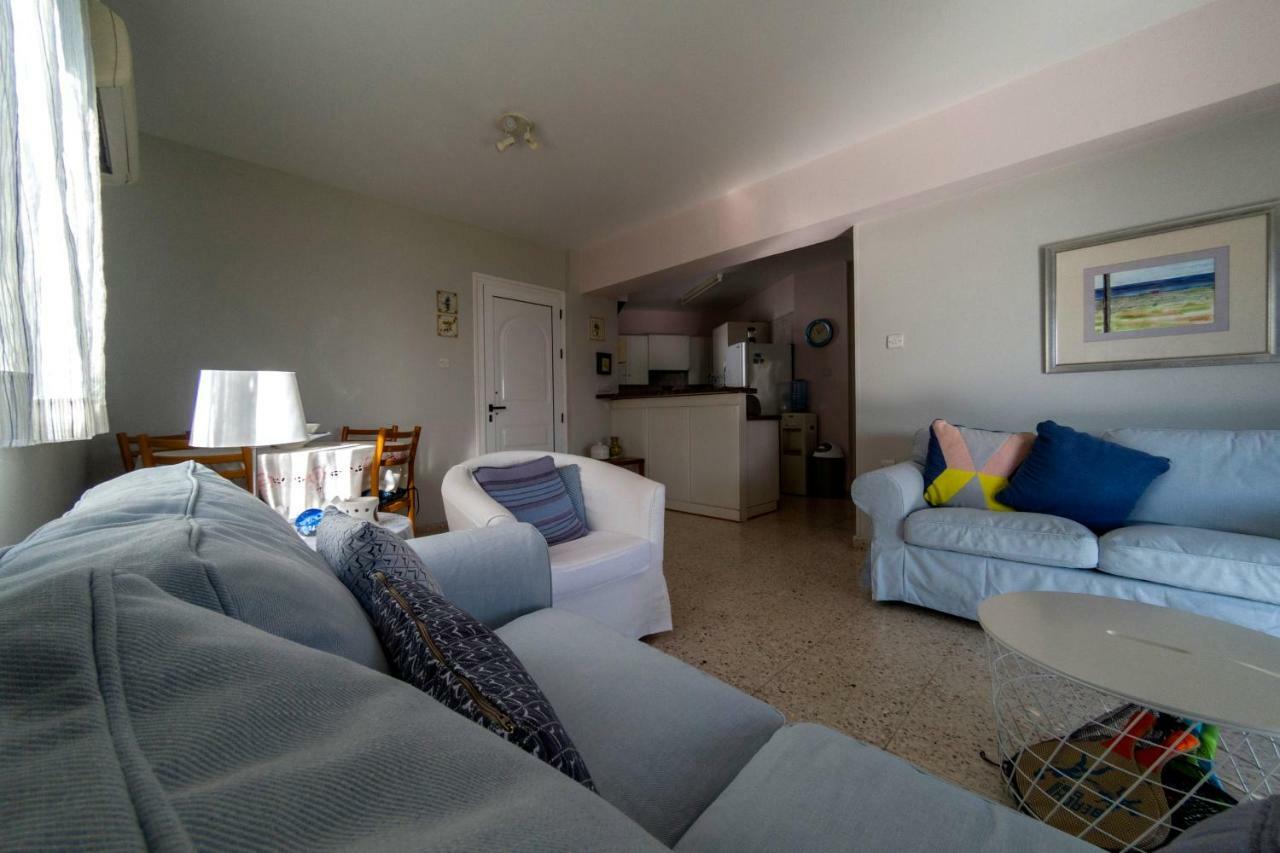 Blue Bay Beach House Larnaca Ngoại thất bức ảnh